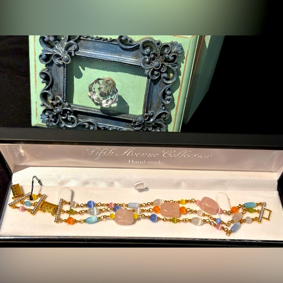 Bracelet w/Swarovski Crystal, Gold Sz 7.5 - Picture 4 of 9